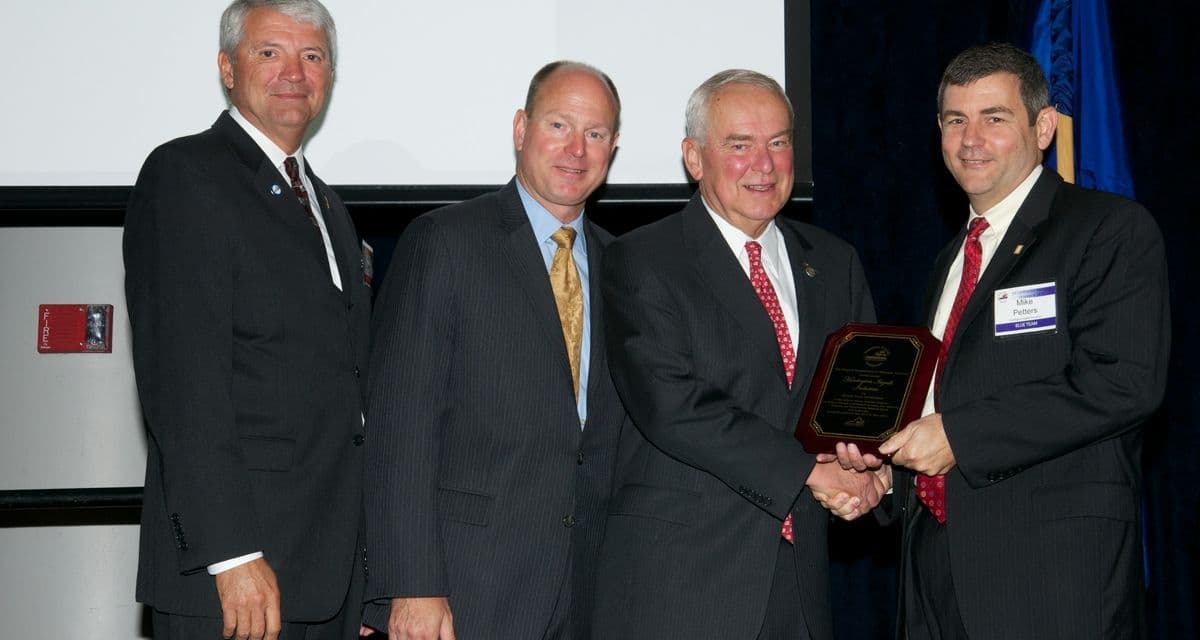 PHOTO RELEASE -- HUNTINGTON INGALLS INDUSTRIES RECOGNIZED FOR HIRING VETERANS