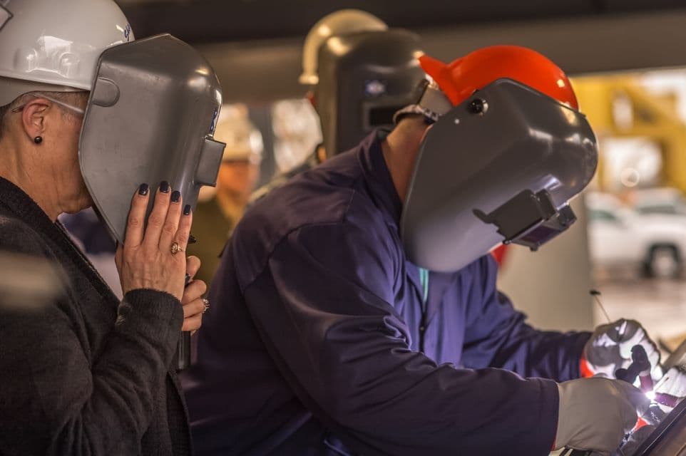 HUNTINGTON INGALLS INDUSTRIES AUTHENTICATES KEEL FOR DESTROYER FRANK E. PETERSEN JR. (DDG 121)