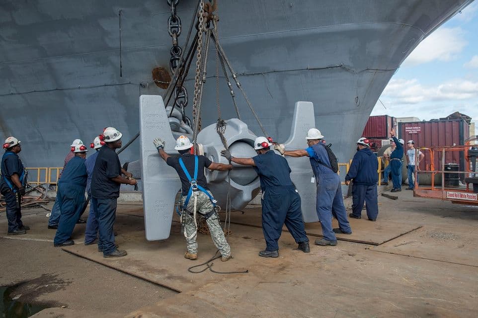 NEWPORT NEWS SHIPBUILDING INSTALLS USS ENTERPRISE (CVN 65) ANCHOR ON USS ABRAHAM LINCOLN (CVN 72)