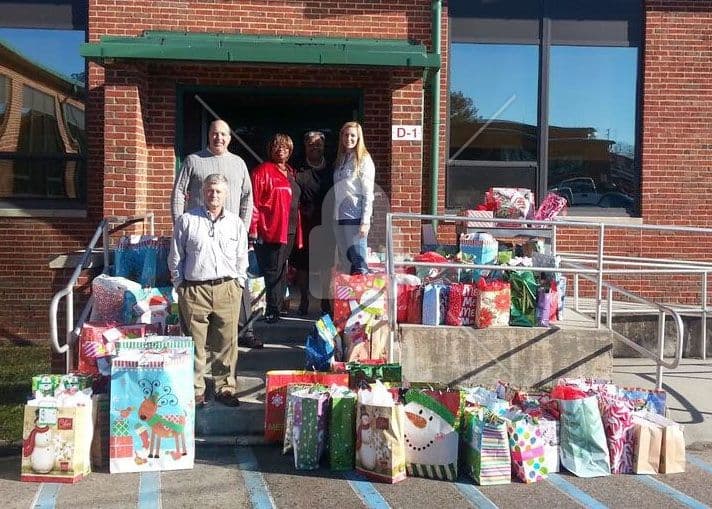 HUNTINGTON INGALLS INDUSTRIES, NEWPORT NEWS SHIPBUILDING AND AMSEC SPREAD CHEER THIS HOLIDAY SEASON