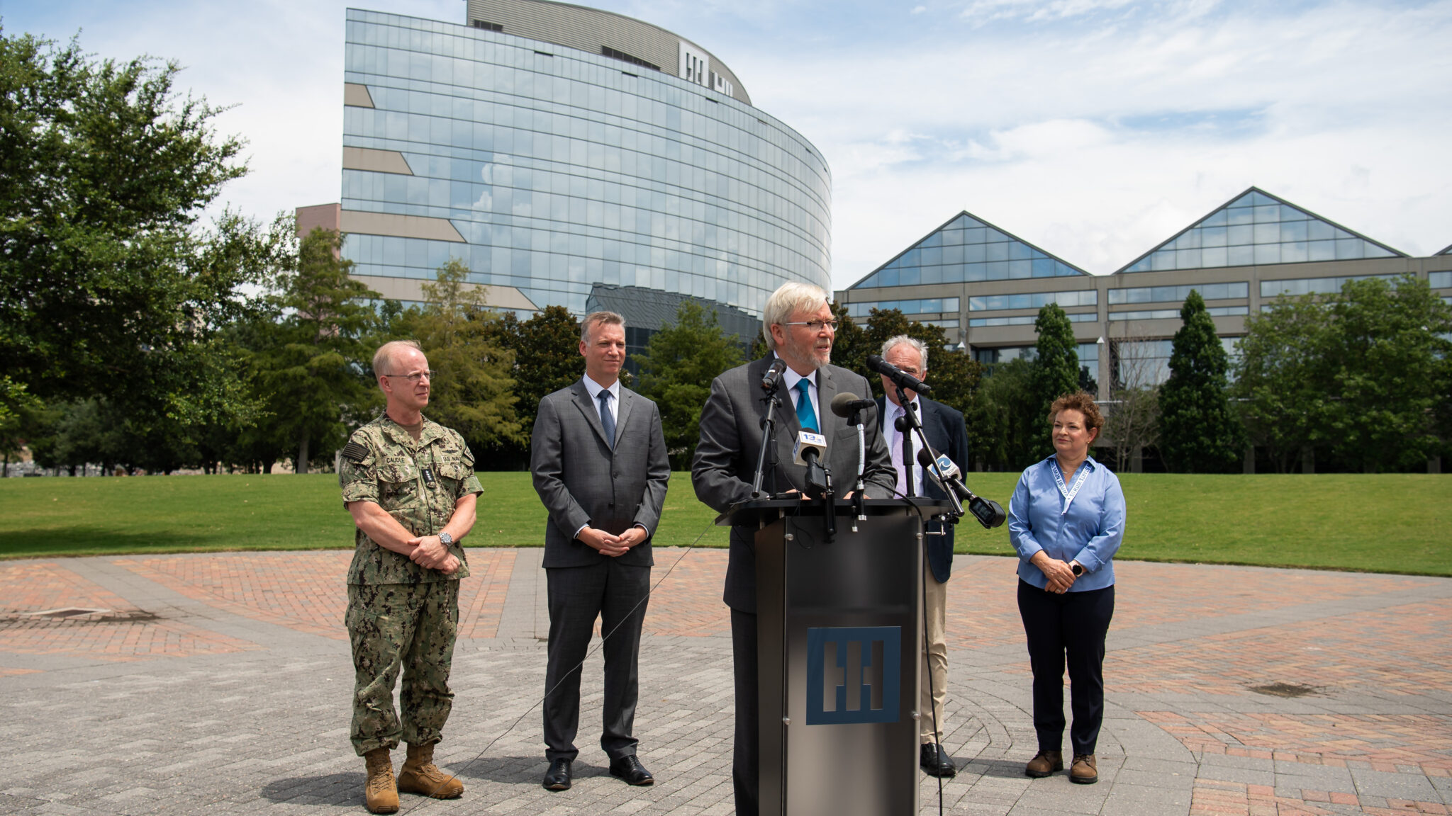 HII Hosts Australian Ambassador and Senator Kaine at Newport News ...