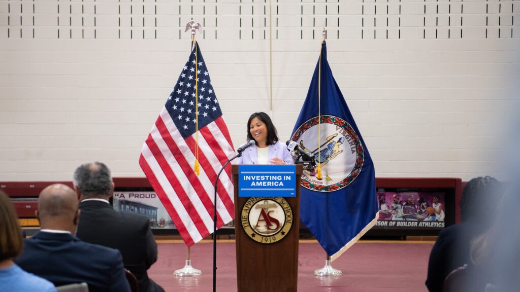 Secnav And Seclab Visit