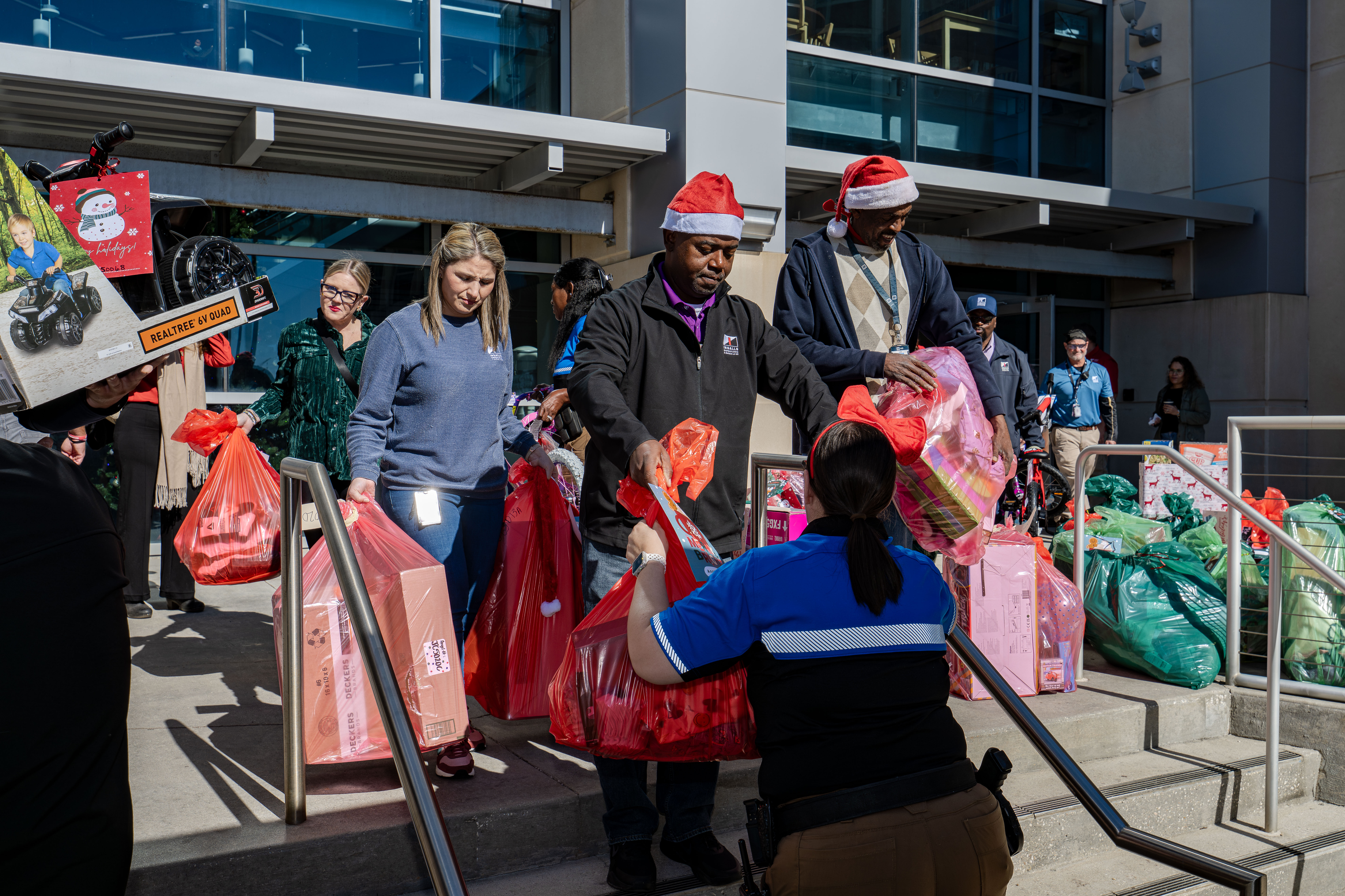 Ingalls Cares Holiday Giving Ls December 11, 2025 3